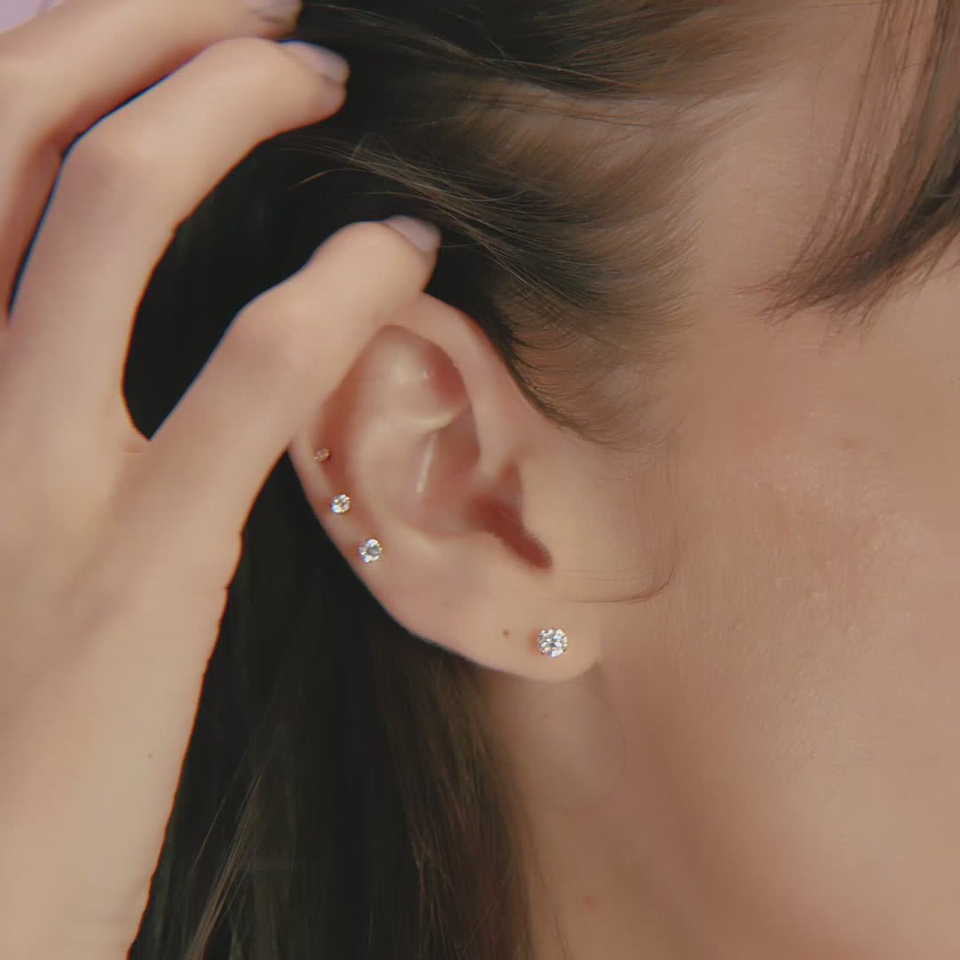 2.5mm Diamond Low-Set Prong 14k Gold Labret Cartilage Flat Back Earring