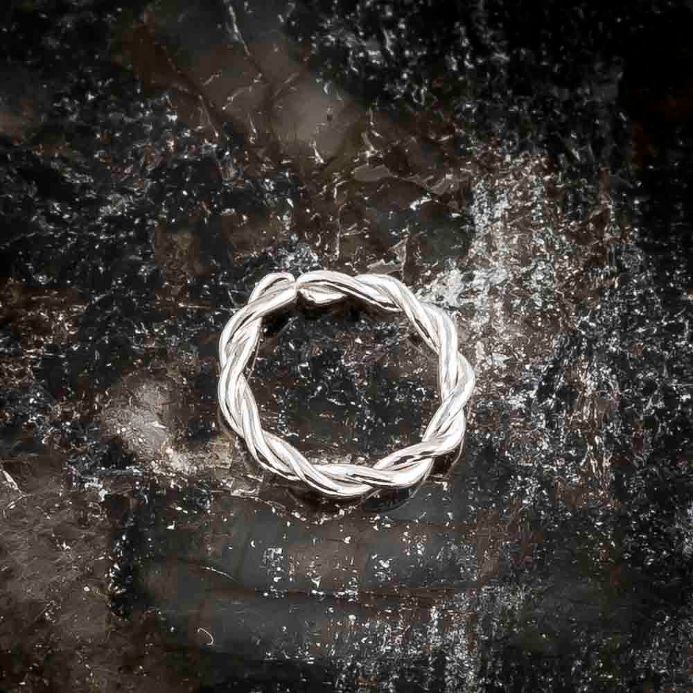 14K Gold Twisted Seamless Ring Hoop
