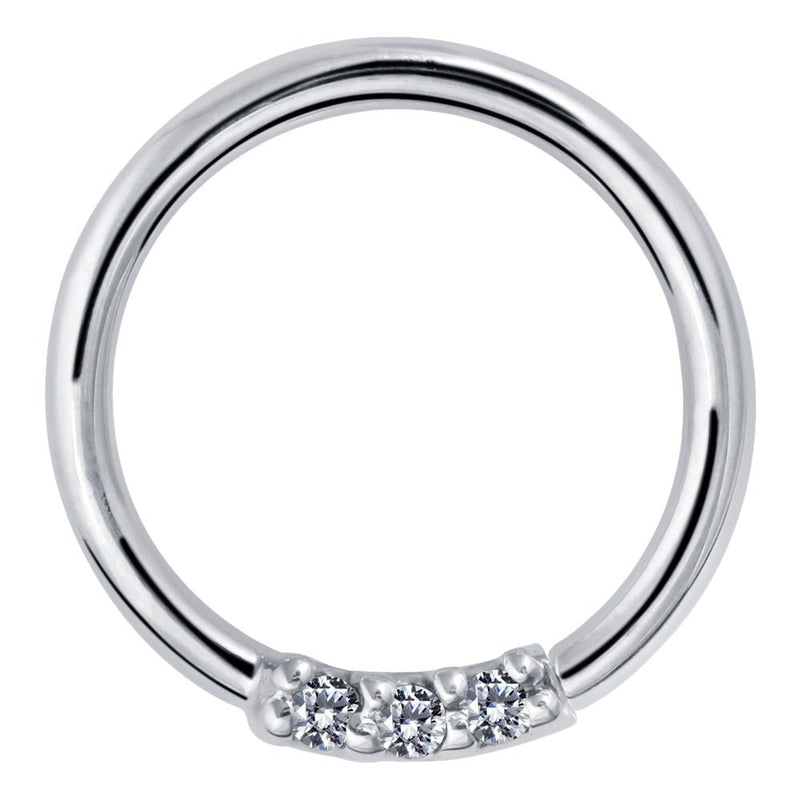950 platinum seam ring with three front-facing VS1 diamonds, front view on white background